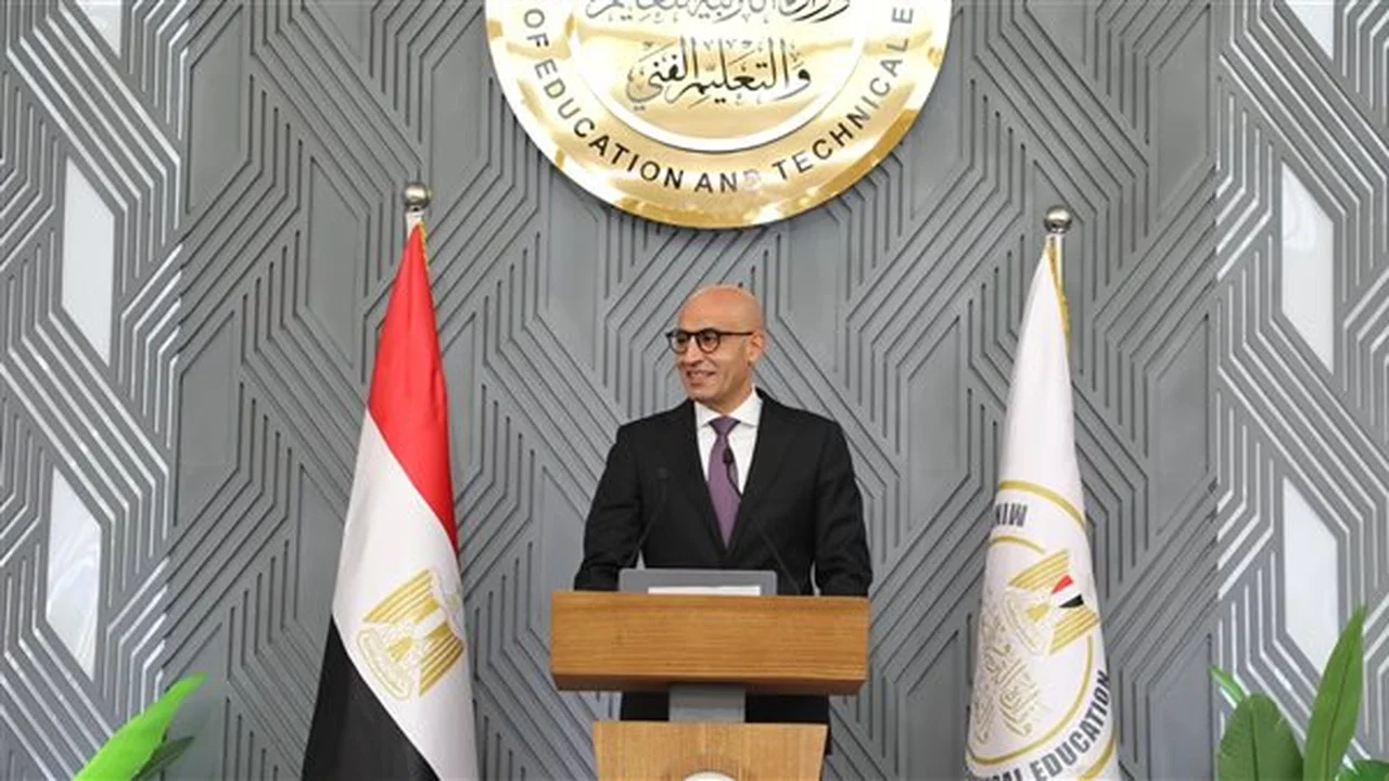 حقيقة تأجيل الدراسة في مصر وقرارات المحافظين بشأن موجة الطقس السيئ